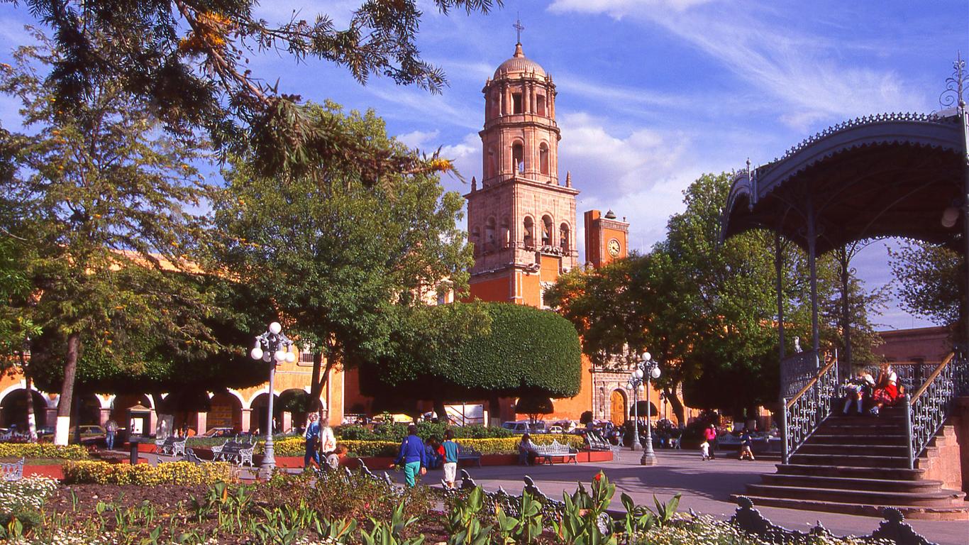 Flights to Santiago de Querétaro